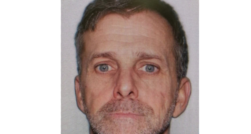 Manhunt for retired special forces soldier accused of shooting wife enters 5th day in Tennessee