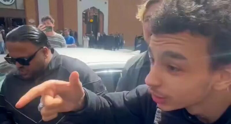 Met Police hunt for man filmed in London street saying 'Jews gonna get beheaded'