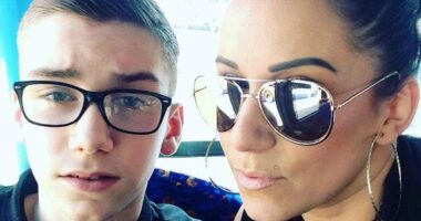 Mother and son knocked out eight teeth of ex-friend in hammer attack