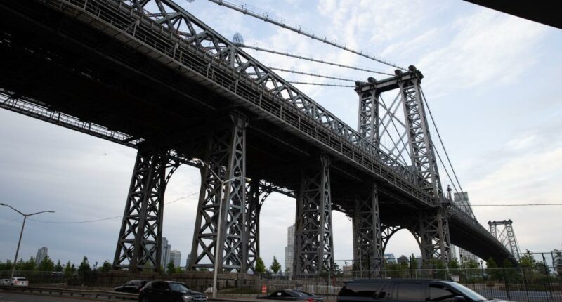 NYC subway surfing stunt leaves teen dead, another critical at Williamsburg Bridge
