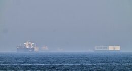 New US warning over Strait of Hormuz 'tollbooth'