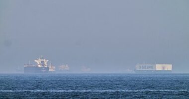 New US warning over Strait of Hormuz 'tollbooth'