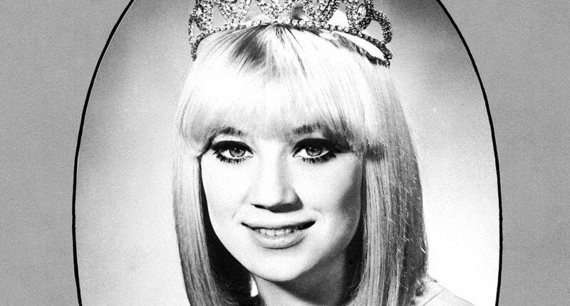 Oscar winner was cheerleader and homecoming queen. Can you guess who?