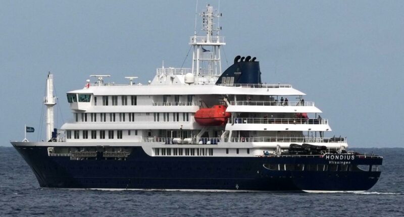 Passengers disembark from cruise ship at center of hantavirus outbreak in Spain