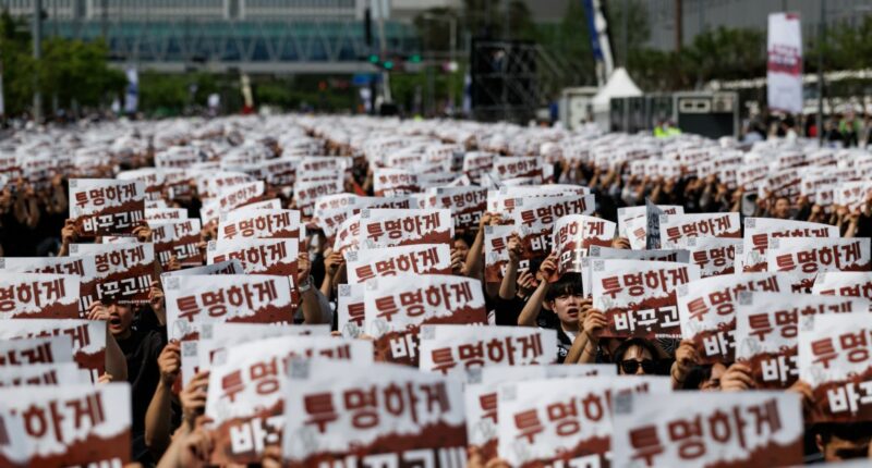Samsung workers set to strike at worst possible time