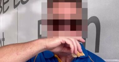 Stranger confronted after inappropriate comment about teenage girl