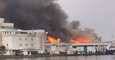 Students evacuated at Florida university as building blaze breaks out