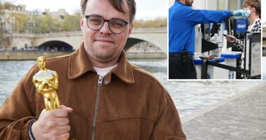 TSA stops Oscar winner from boarding with Trophy in JFK Airport