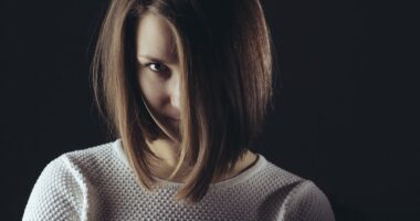 The body pose that reveals a psychopath is hiding in plain sight, according to a top psychologist