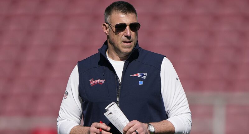 Under-fire Mike Vrabel returns to Patriots practice field
