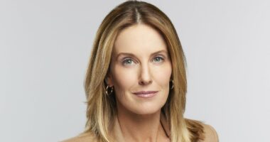 Veteran 60 Minutes journalist uses awards speech to slam Bari Weiss