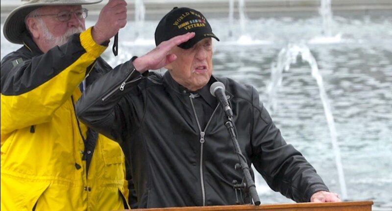 WWII vet gives direct message to young people today: 'We gave up our yesterdays for your tomorrows'