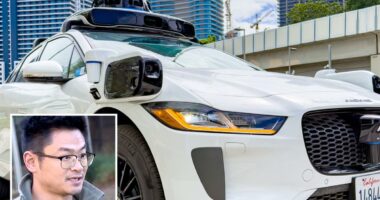 Waymo leaves passenger at California Airport without luggage