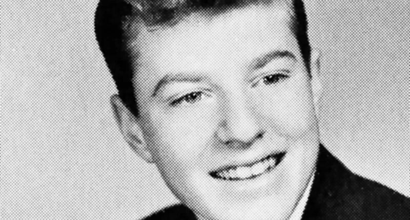 90s talk show icon is unrecognizable in 1961 yearbook... who is he?