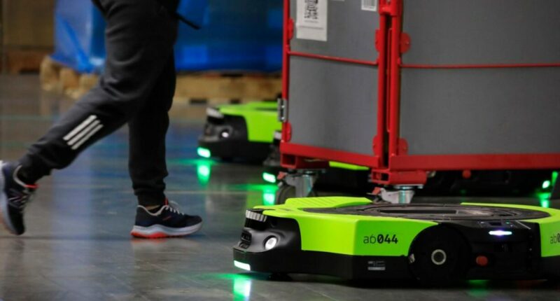 Amazon develops a warehouse robot workers can speak to