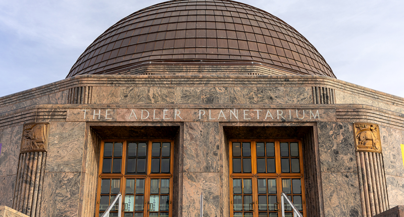CBS crew attacked by multiple men near Chicago museum, suspects arrested: police