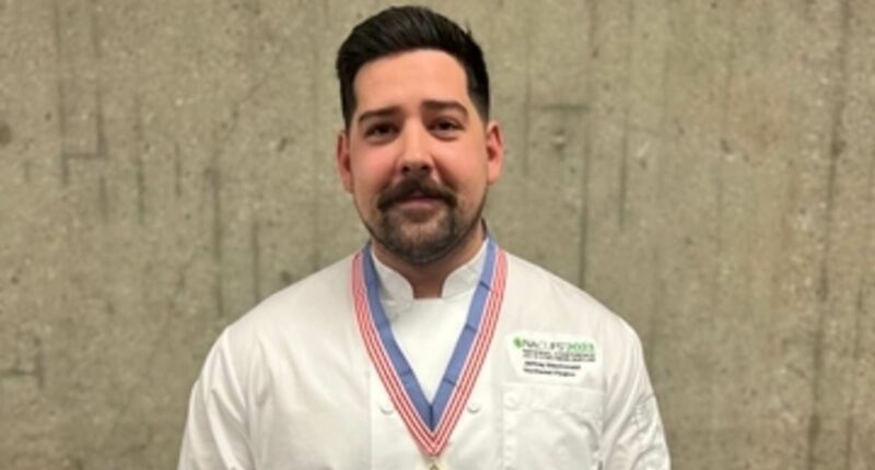 Chef of the Year secretly plotting to murder his wife in a hotel room