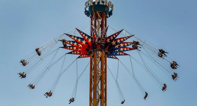 Georgia Six Flags riders temporarily left dangling high in the air due to 'technical delay'