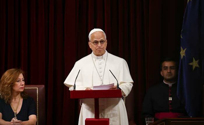 In first papal speech to Spanish parliament, pope demands respect for migrants and international law