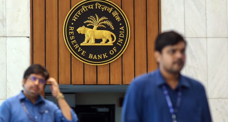 India's cenbank keeps rates steady at 5.25%