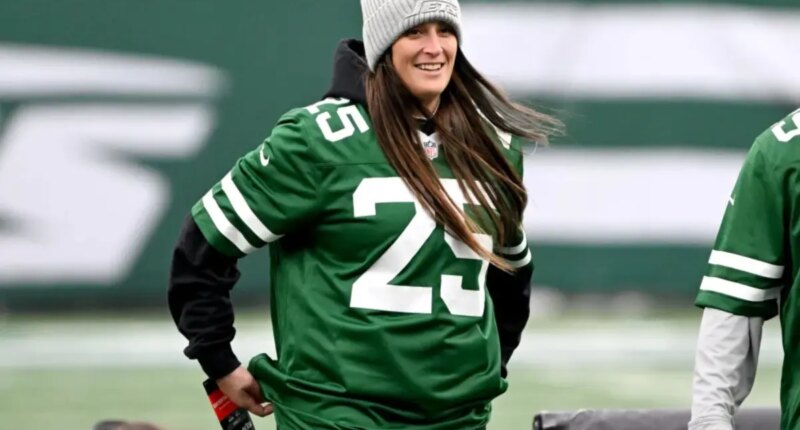 Jets super fan who attempted 100K field goal returning to MetLife with World Cup tickets