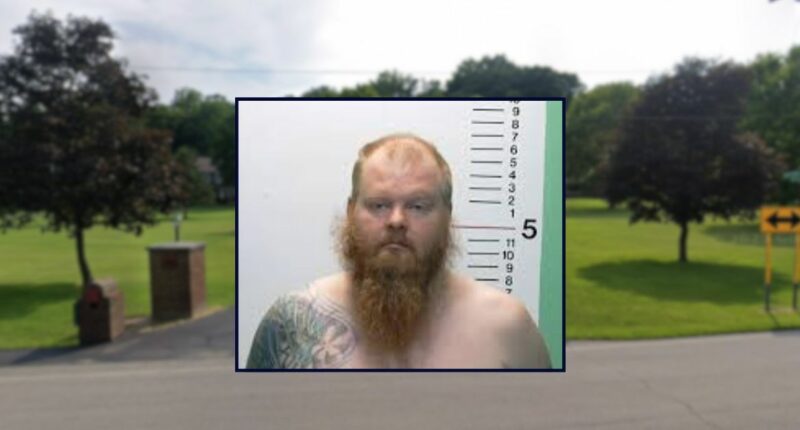 Man taunted deputy as he plunged a long knife into his back