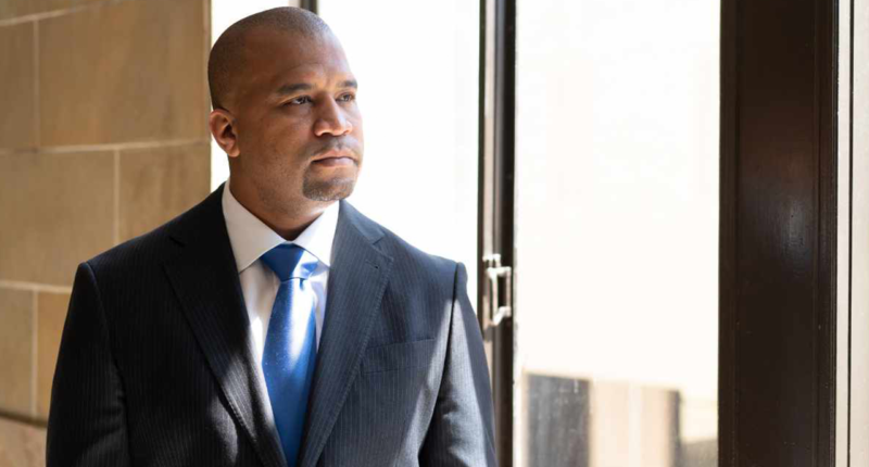 Mississippi district attorney Jody Owens resigns after pleading guilty in federal bribery case: report