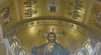 More Than a Million People Visit Serbian Church to Witness Holy Relic of Virgin Mary