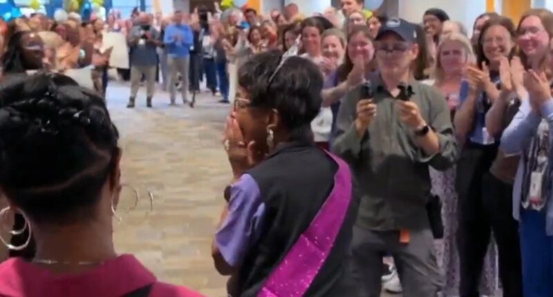 Nurse of 58 years who went above and beyond for patients gets special retirement send-off: "You're an angel"