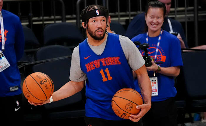 The Knicks try to move to the brink of a title in Game 3 of the NBA Finals against the Spurs