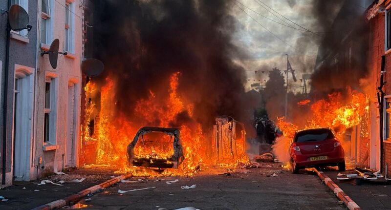 Trump insiders warn UK has hit 'TRIPWIRE' moment as Belfast explodes: 'It's the new Troubles'