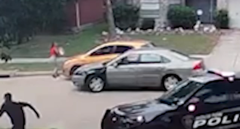 DoorDash driver completes food delivery after being struck by suspect Torrance Whitaker in Houston police chase: VIDEO