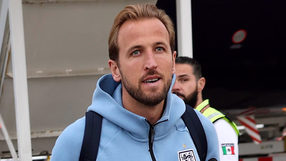 England fans prepare for epic all-nighter