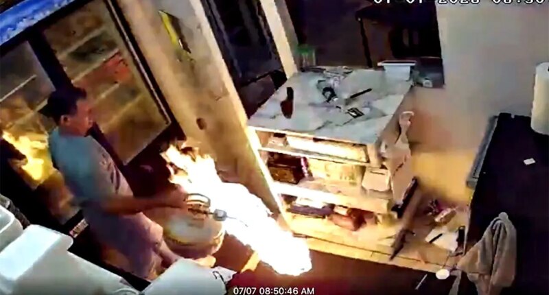 Knife-wielding Florida man arrested after setting restaurant on fire with flaming propane tank: authorities