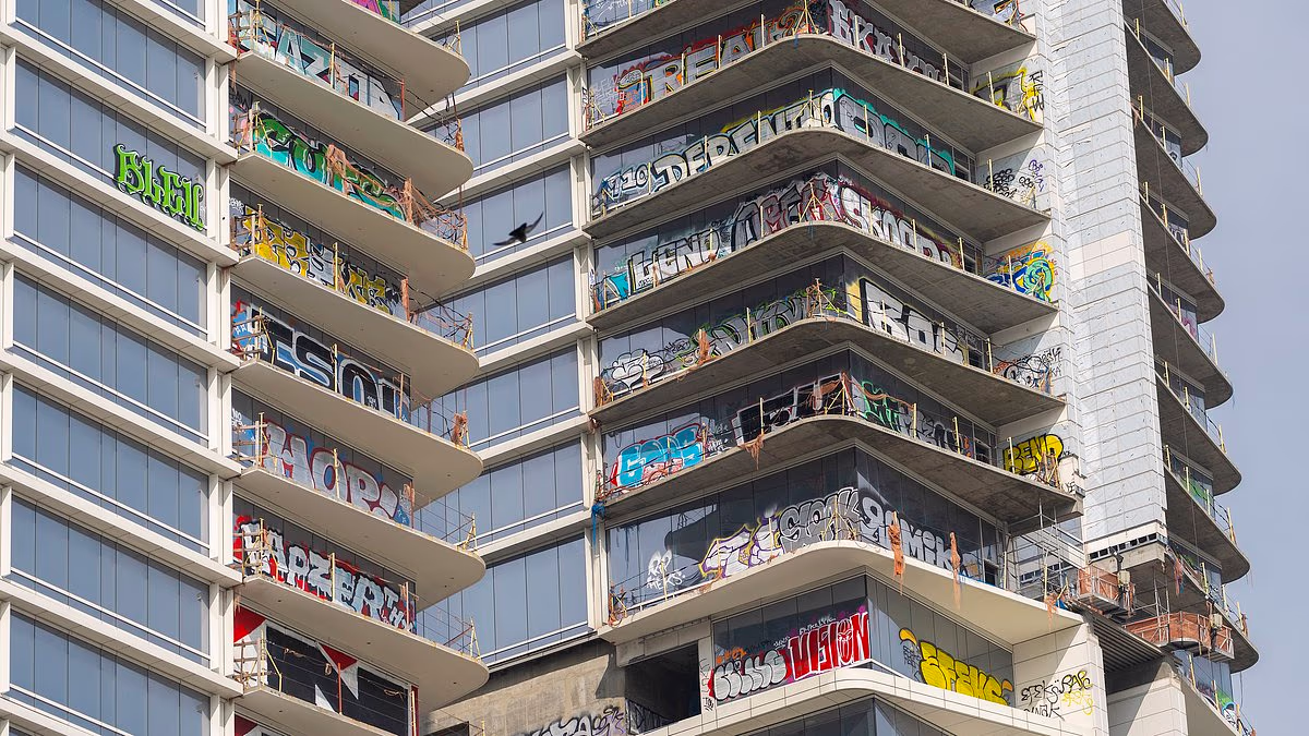 Los Angeles Mayor Hails Graffiti Towers Cleanup Amid Outrage
