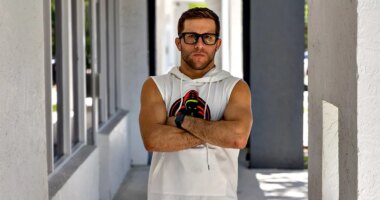 MMA fighter leans on faith in quest to catch suspected child predators