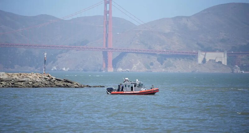 San Francisco Bay search suspended for 3 missing boaters after vessel capsizes amid 5-foot swells