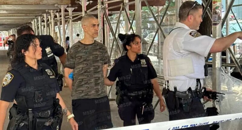 Suspect arrested after allegedly yelling ‘Allahu Akbar,' stabbing 2 men in NYC attack