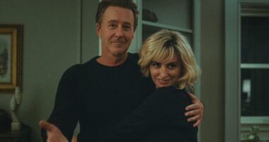 The Invite Review: Edward Norton And Penélope Cruz Shine In A Wickedly Funny Dramedy