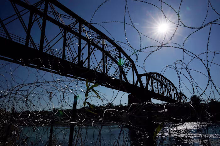 Trump Toughens English Rules for Mexican Rail Crews at US Border
