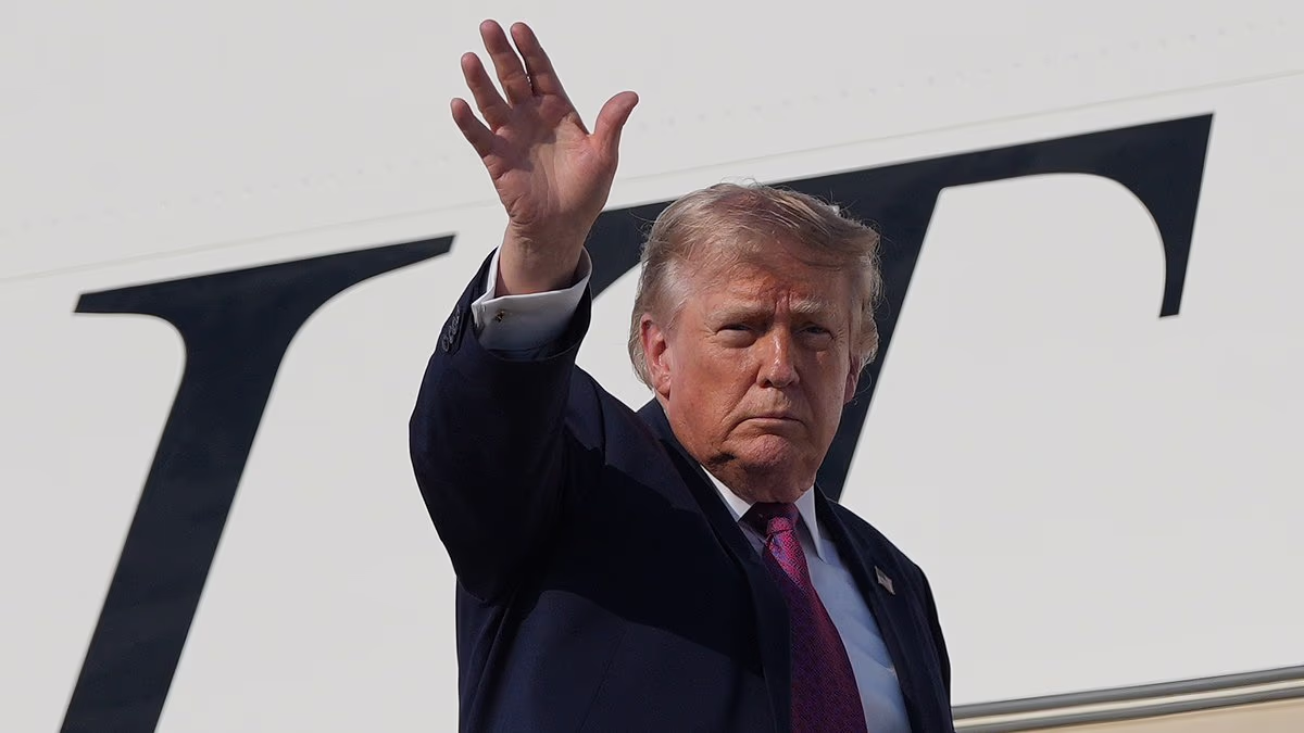 Trump delights fans with dramatic flyover as he kicks off America 250