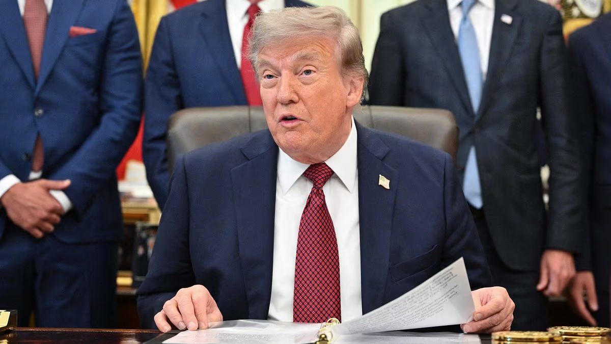 Trump Threatens Lettuce Tariffs Over ‘Explosive’ Parasite