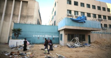 US urges donors to abandon UNRWA funding as UN defends agency's mission