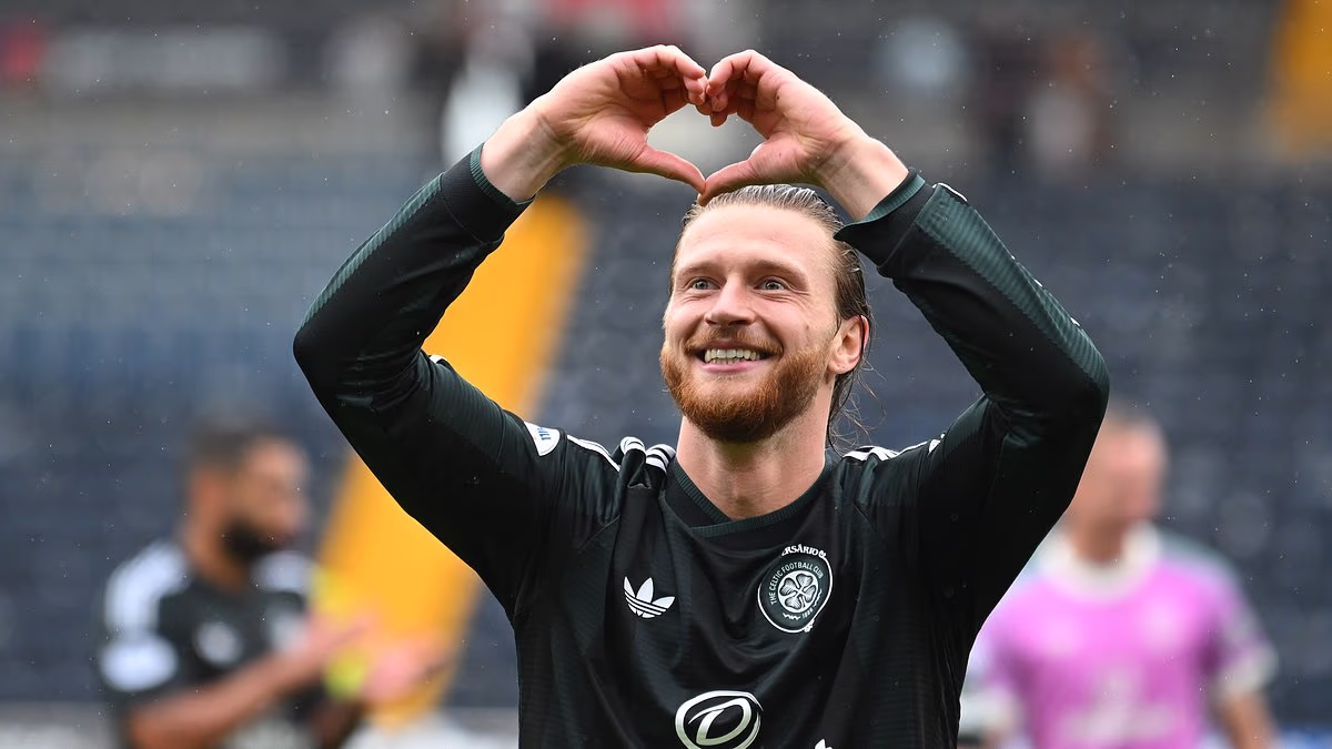 Auston Trusty Backs Kasper Hogh to Become Celtic’s Euro Star Ahead of Champions League Clash
