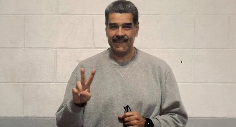 Nicolás Maduro flashes peace signs in first prison photos since US capture in Caracas