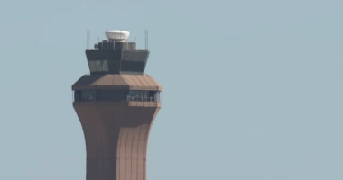 El Paso-bound flight makes emergency return to Houston after windshield shatters, airline says