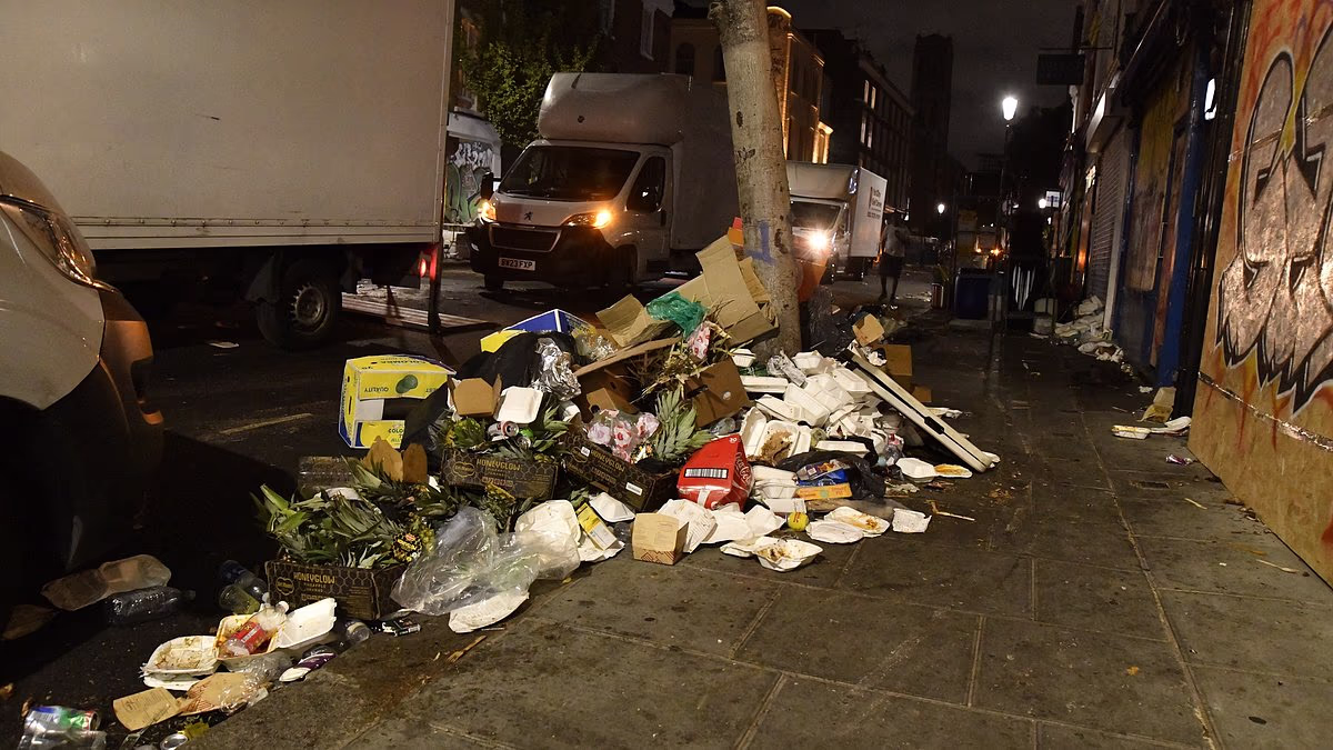 Notting Hill Clean-Up Begins After Waste Piles Left in Streets