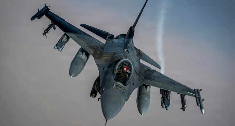 Texas Air National Guard pilot ejects safely before F-16 crash in Michigan