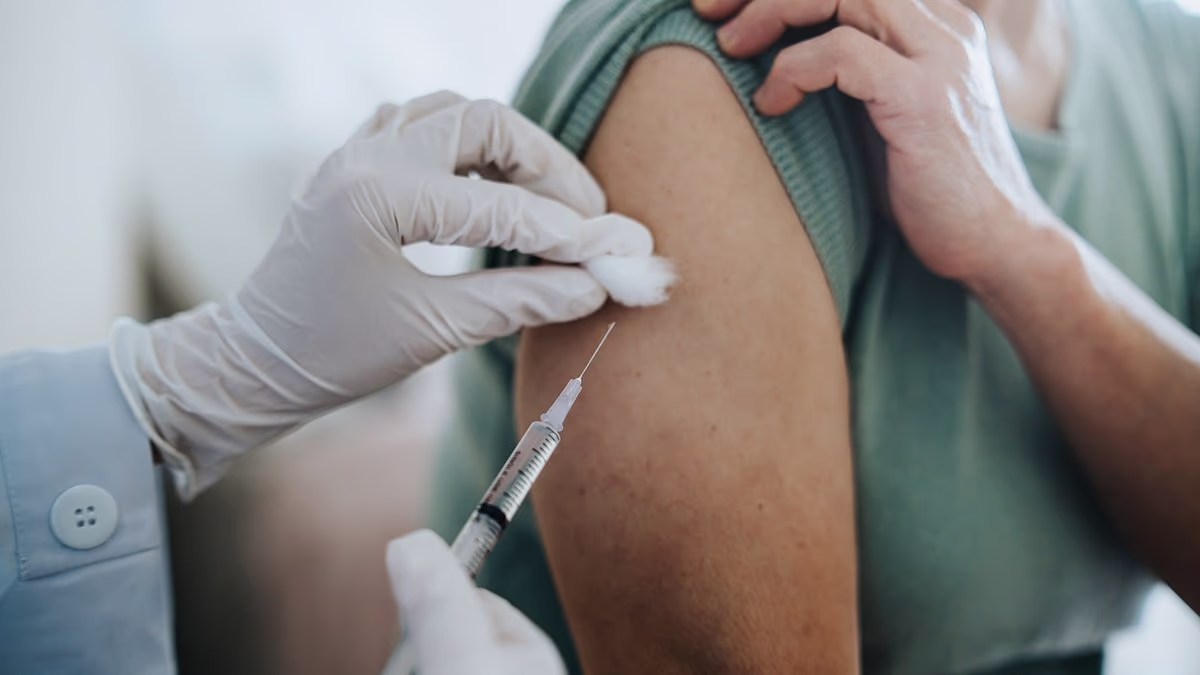 Dozens of Doctors and Lawmakers Urge Trump to Ban COVID Vaccines