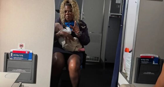 United Airlines flight attendant Monique Harris catches baby that was about to fall out of new, 'exhausted' mom's lap